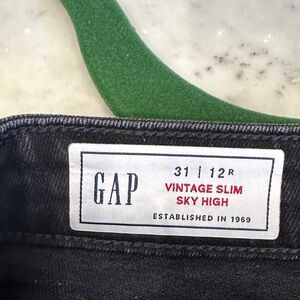GAP Vintage Slim Sky High Women Jeans — Black